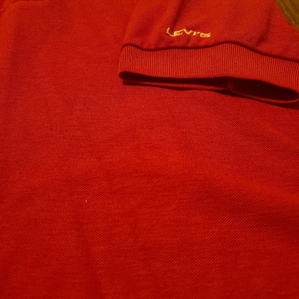 Levi’s Red 80s Vintage Polo Shirt Size M Short Sleeve